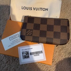 Louis Vuitton key pouch in damier ebene